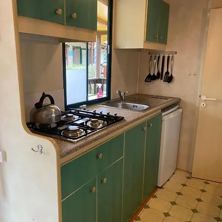 Chalet Comfortabele Familie Met Veranda Incl Airco Dichtbij Zee!